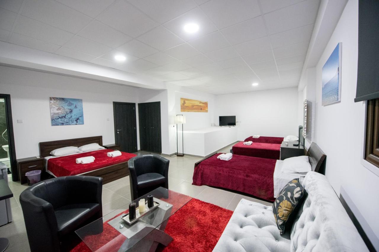 Central Luxury Studios Ayia Napa Bagian luar foto